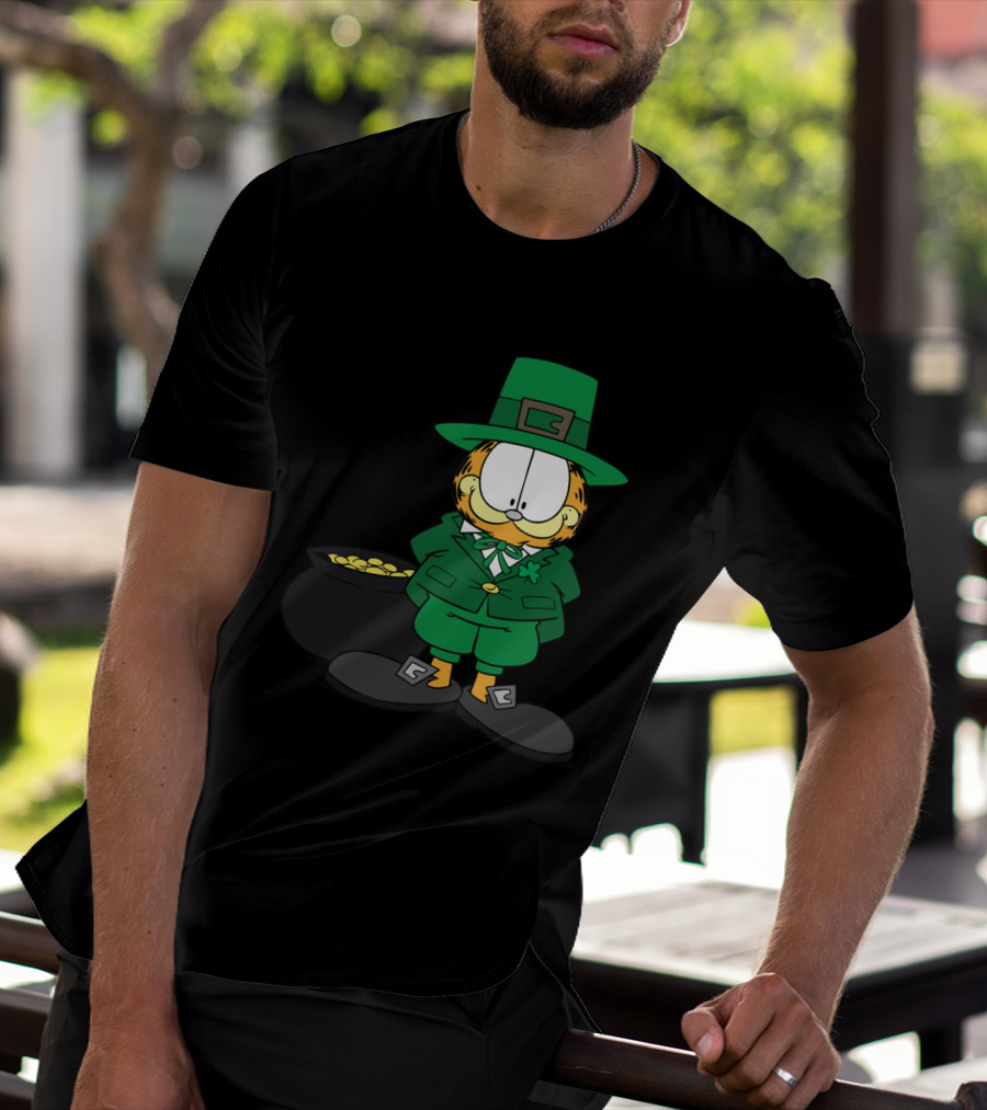 Garfield St. Patrick's Day Leprechaun With Pot Of Gold T-Shirt