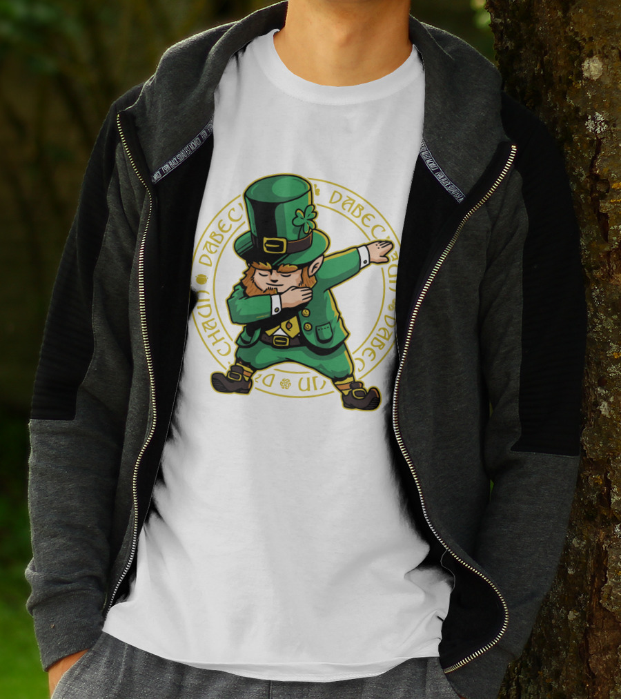 St Patrick's Day Dabbing Leprechaun With Shamrock Hat T-Shirt
