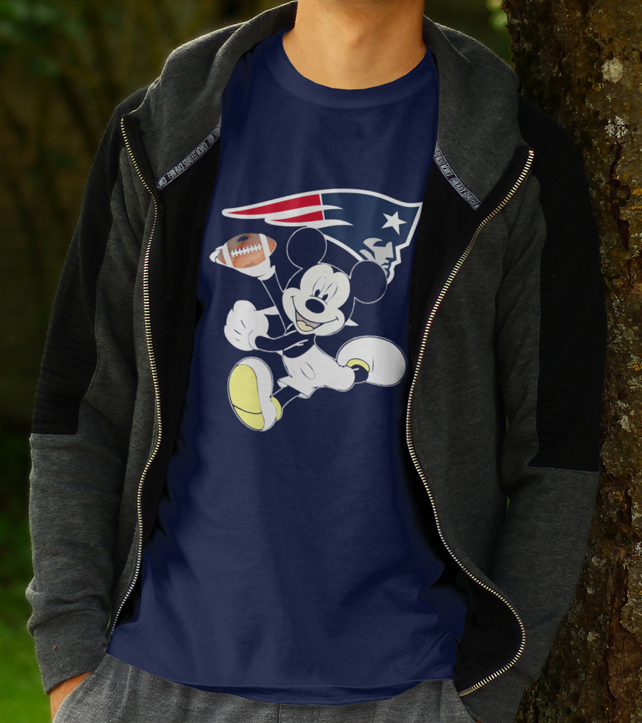 Mickey Patriots Football Fan Crossover With Iconic New England T-Shirt