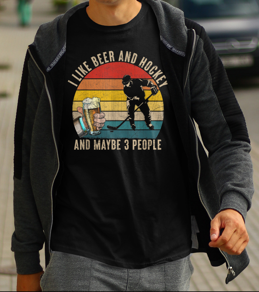 I Like Beer And Hockey And Maybe 3 People Vintage Retro T-Shirt