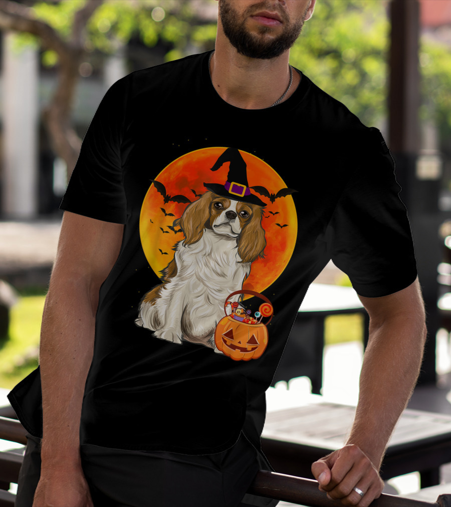 Halloween Cavalier Charles Spaniel With Pumpkin And Bats T-Shirt