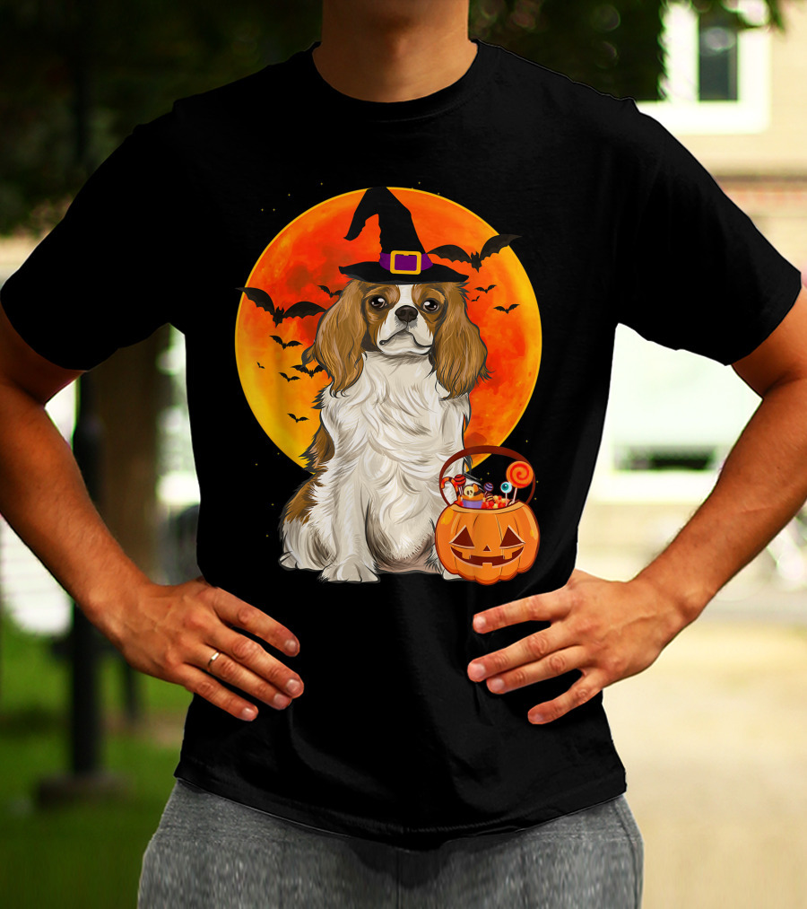 Halloween Cavalier Charles Spaniel With Pumpkin And Bats T-Shirt