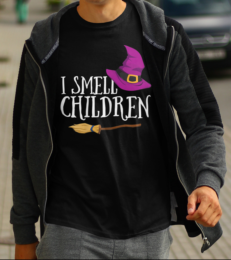 I Smell Children Halloween Witch Hat And Broom T-Shirt