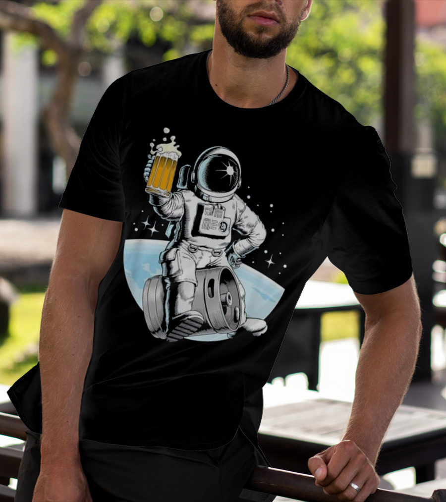 Beer Drinking Astronaut Holding A Mug Of Beer In Space With Stars And Earth Background T-Shirt