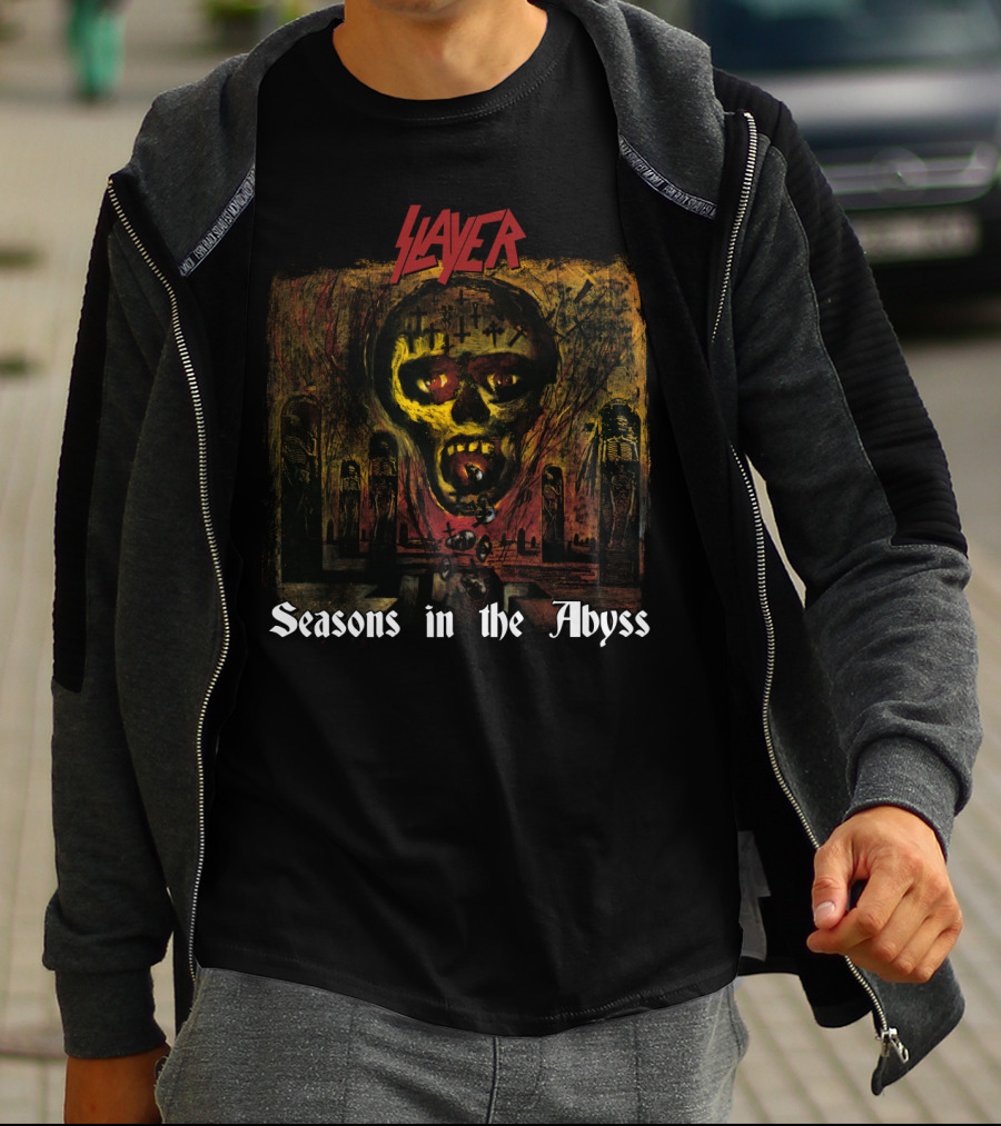 Slayer Seasons In The Abyss Skull Art With Cryptic Figures And Red T-Shirt