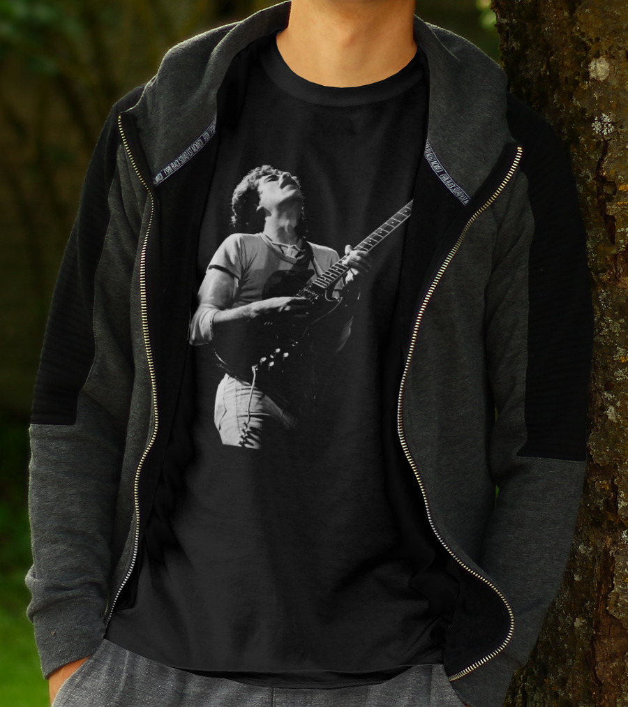 Stn Electric Guitarist In Concert Performance Black And White T-Shirt