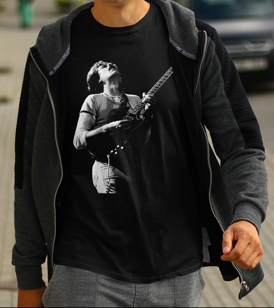 Stn Electric Guitarist In Concert Performance Black And White T-Shirt