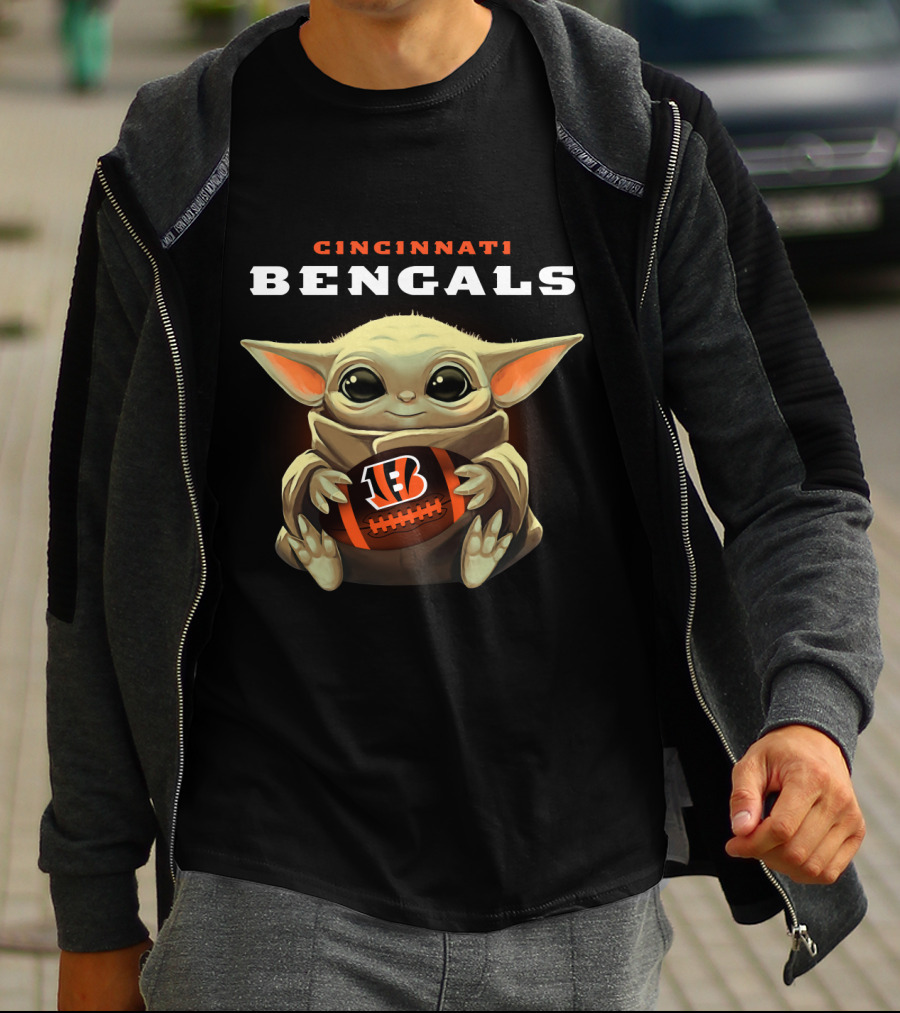 Cincinnati Bengals Baby Yoda Holding Bengals Football T-Shirt