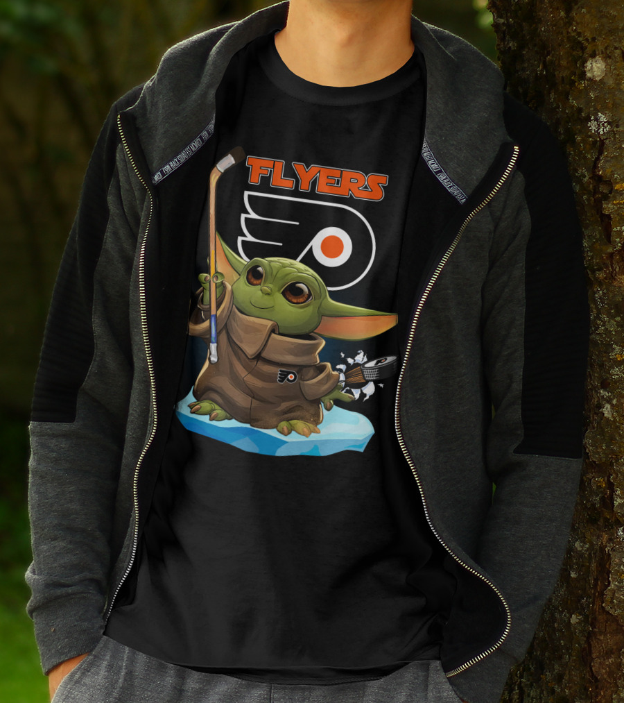 Philadelphia Flyers Baby Yoda With Hockey Stick And Puck T-Shirt