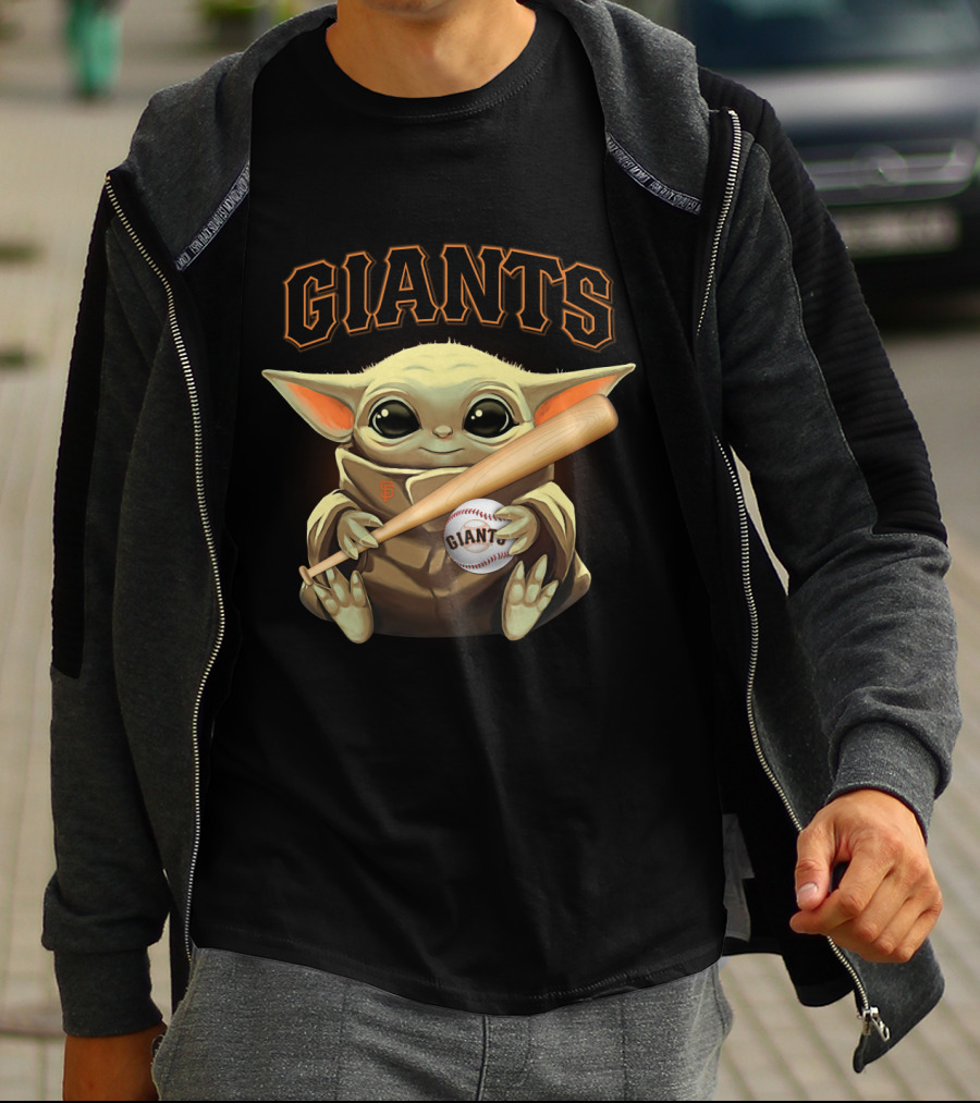 San Francisco Giants Baby Yoda With Baseball And Bat T-Shirt
