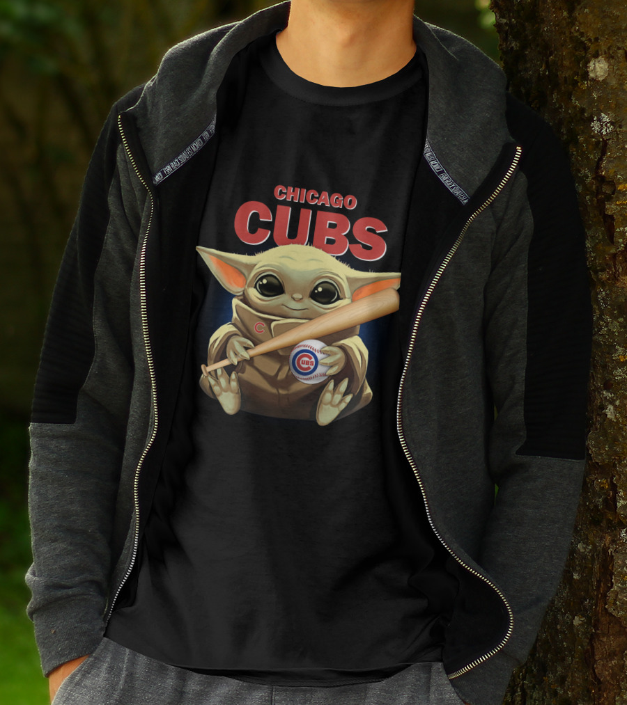 Chicago Cubs Baby Yoda With Baseball Bat T-Shirt