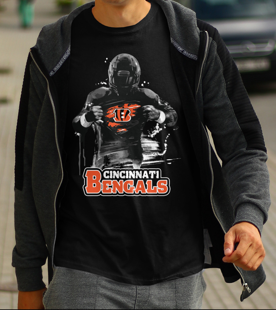 Cincinnati Bengals B Icon Football Player Splash Effect T-Shirt