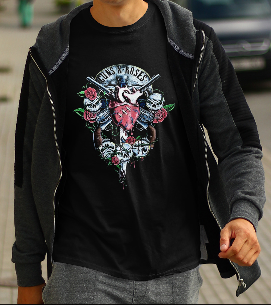Guns N' Roses Skull Heart Roses Pistols T-Shirt