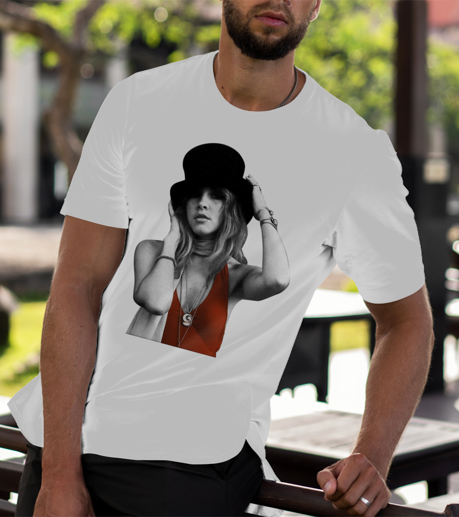 Vintage Style Woman With Hat And Jewelry T-Shirt