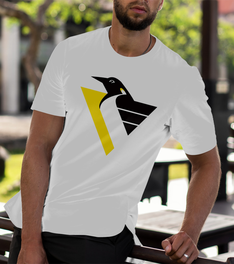 Pittsburgh Penguins Retro Penguin Triangles T-Shirt