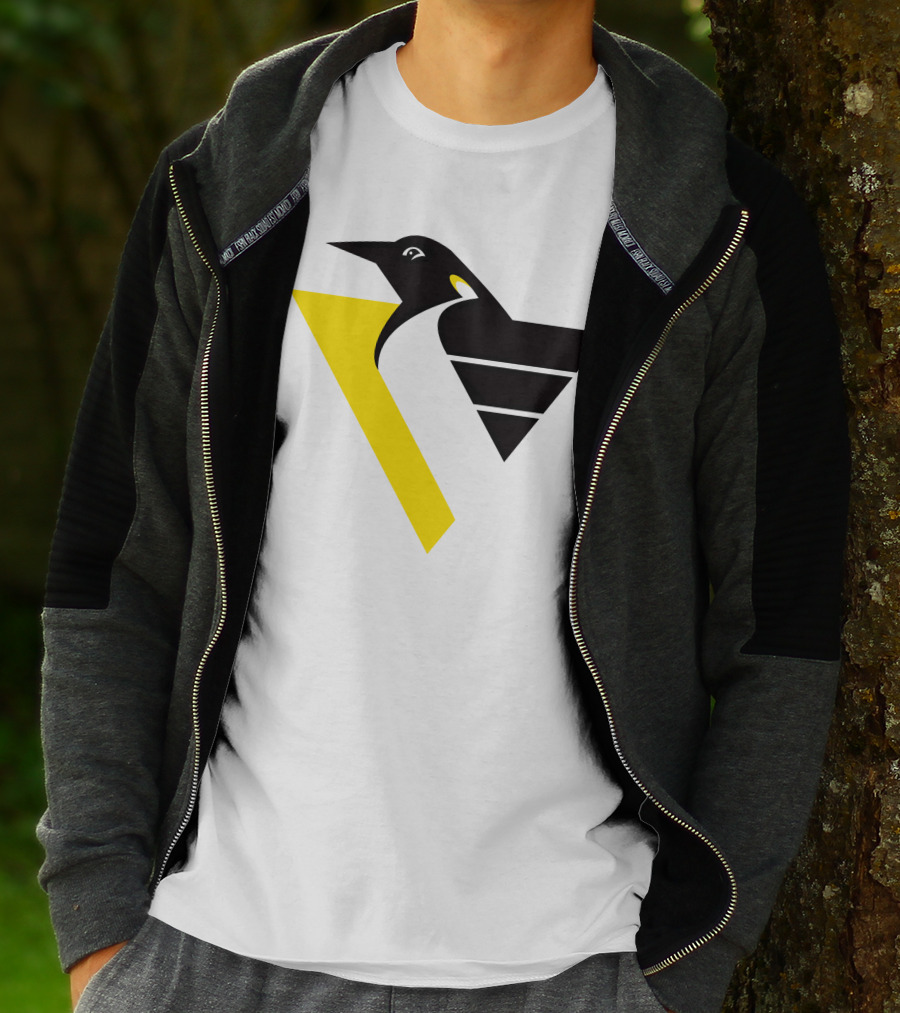 Pittsburgh Penguins Retro Penguin Triangles T-Shirt