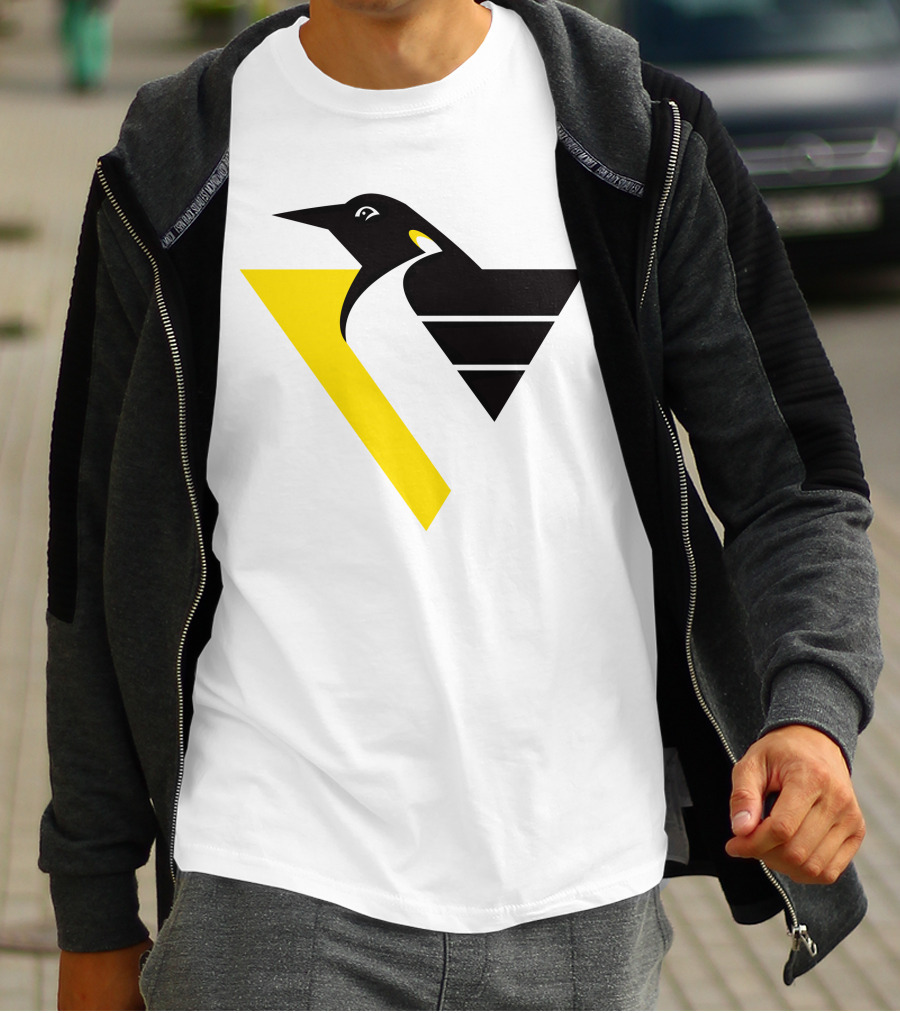 Pittsburgh Penguins Retro Penguin Triangles T-Shirt