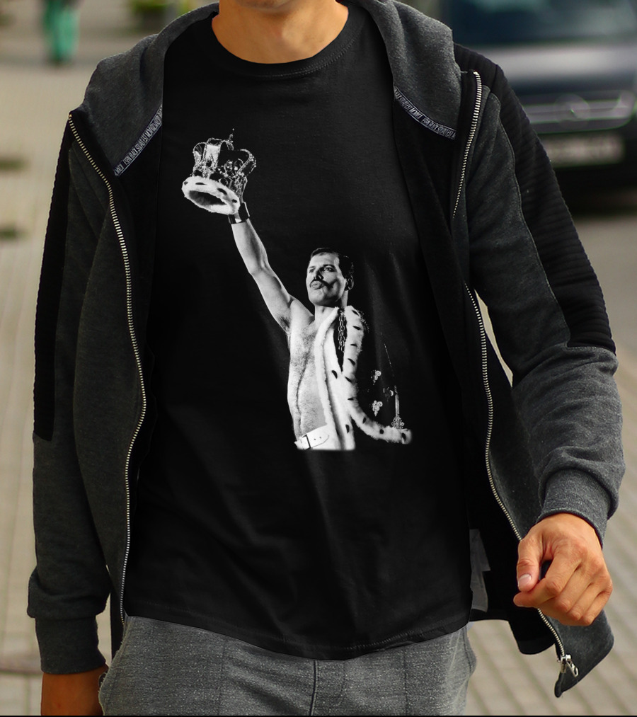 Qun Freddie Mercury Raising Crown Iconic Moment T-Shirt