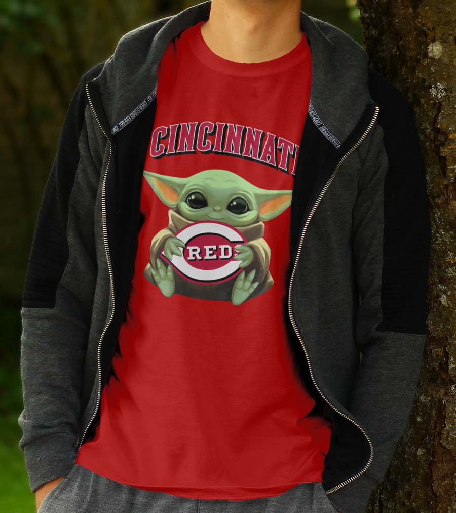Cincinnati Reds Baby Yoda T-Shirt