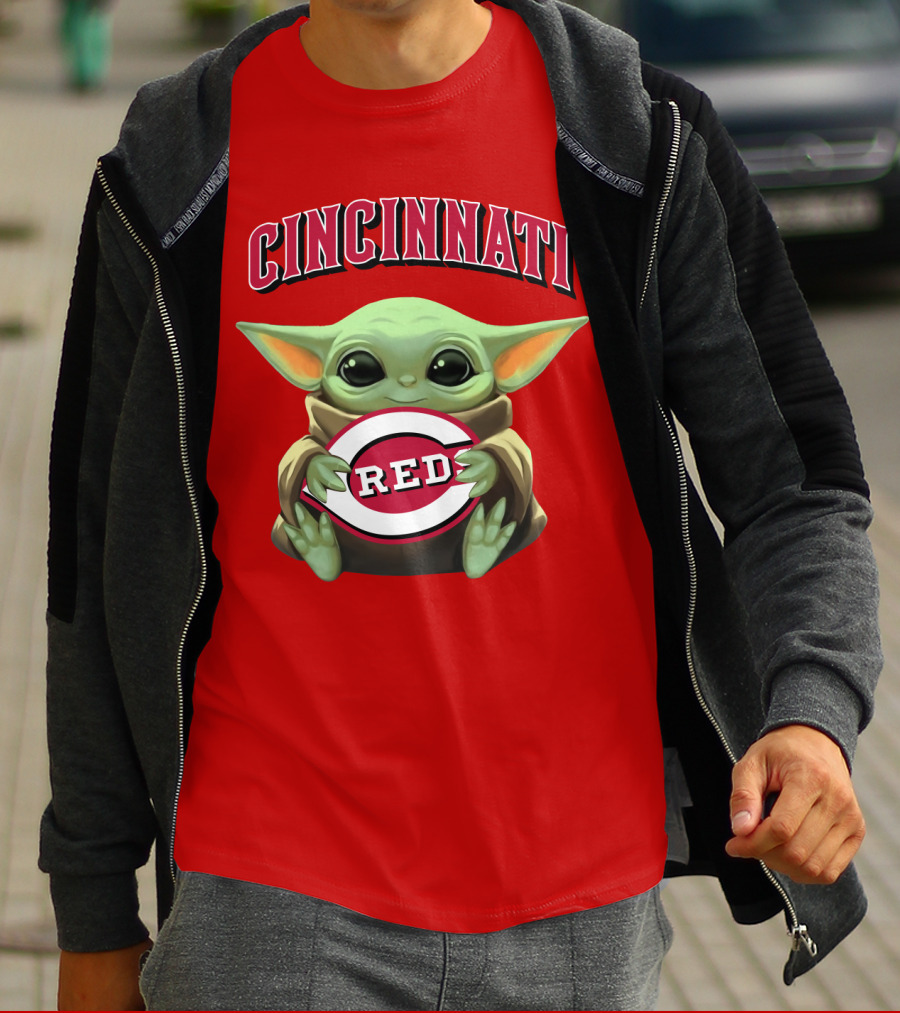 Cincinnati Reds Baby Yoda T-Shirt