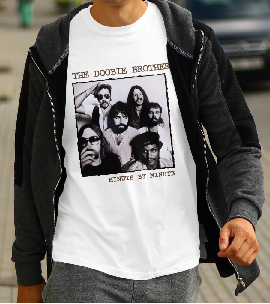 The Doobie Brothers Minute By Minute Band Photo T-Shirt
