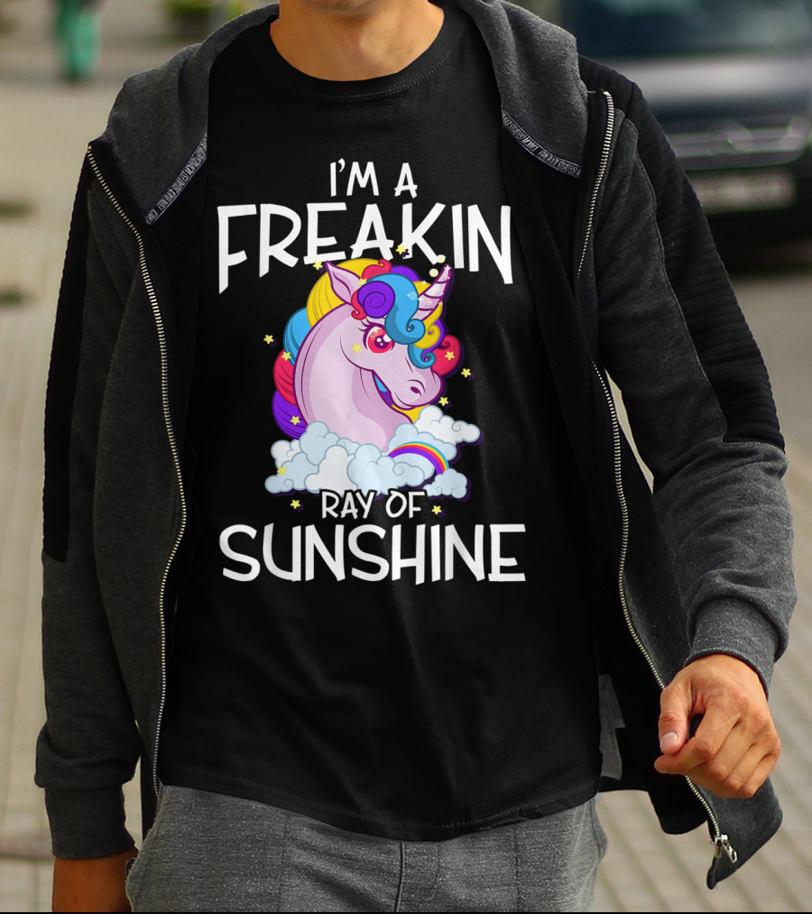 I'm A Freakin' Ray Of Sunshine Rainbow Unicorn Vintage 1970s 1980s T-Shirt