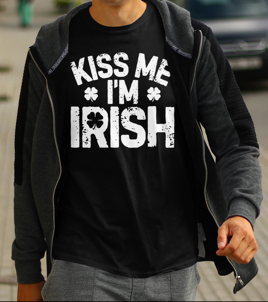 Kiss Me I'm Irish Shamrock St Patricks Day T-Shirt