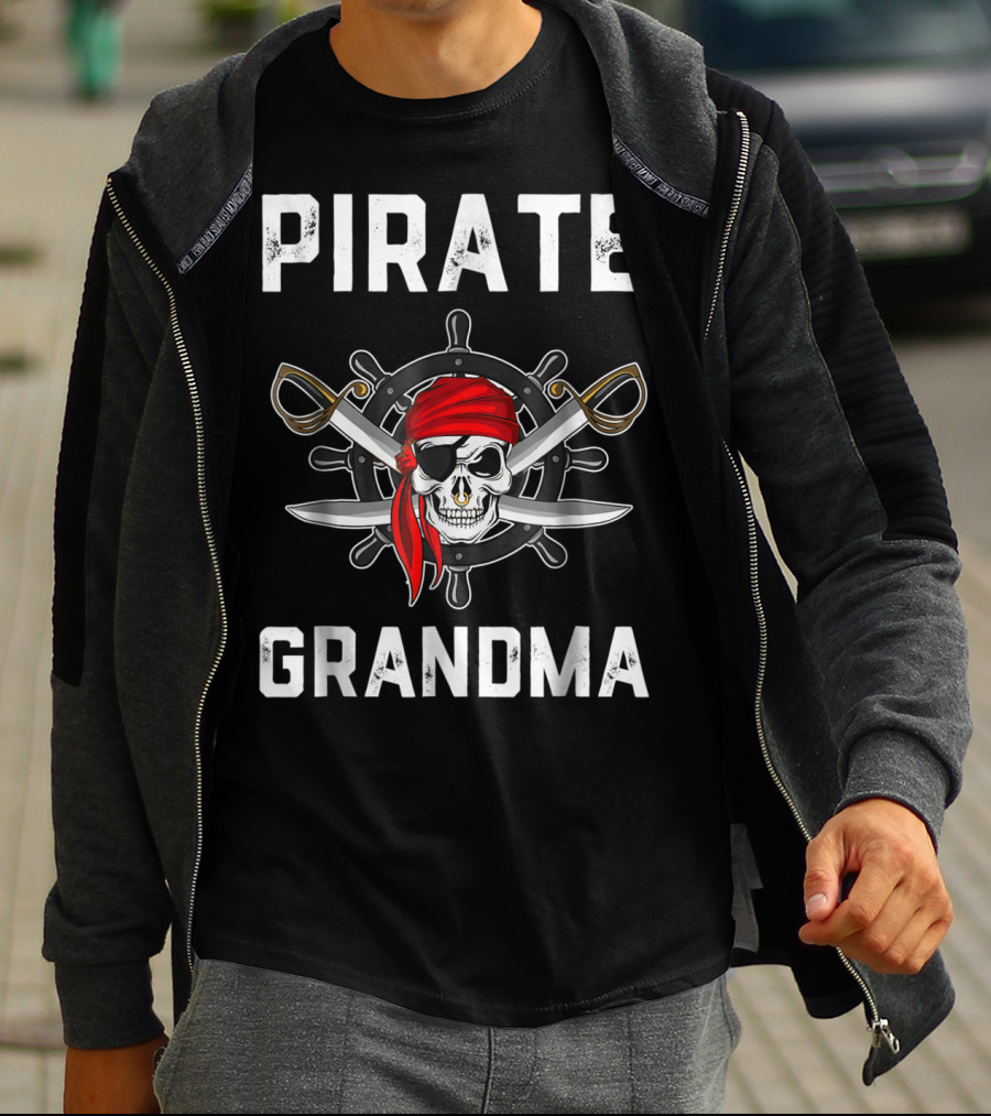 PIRATE GRANDMA SKULL BANDANA WHEEL CROSSED SWORDS T-Shirt