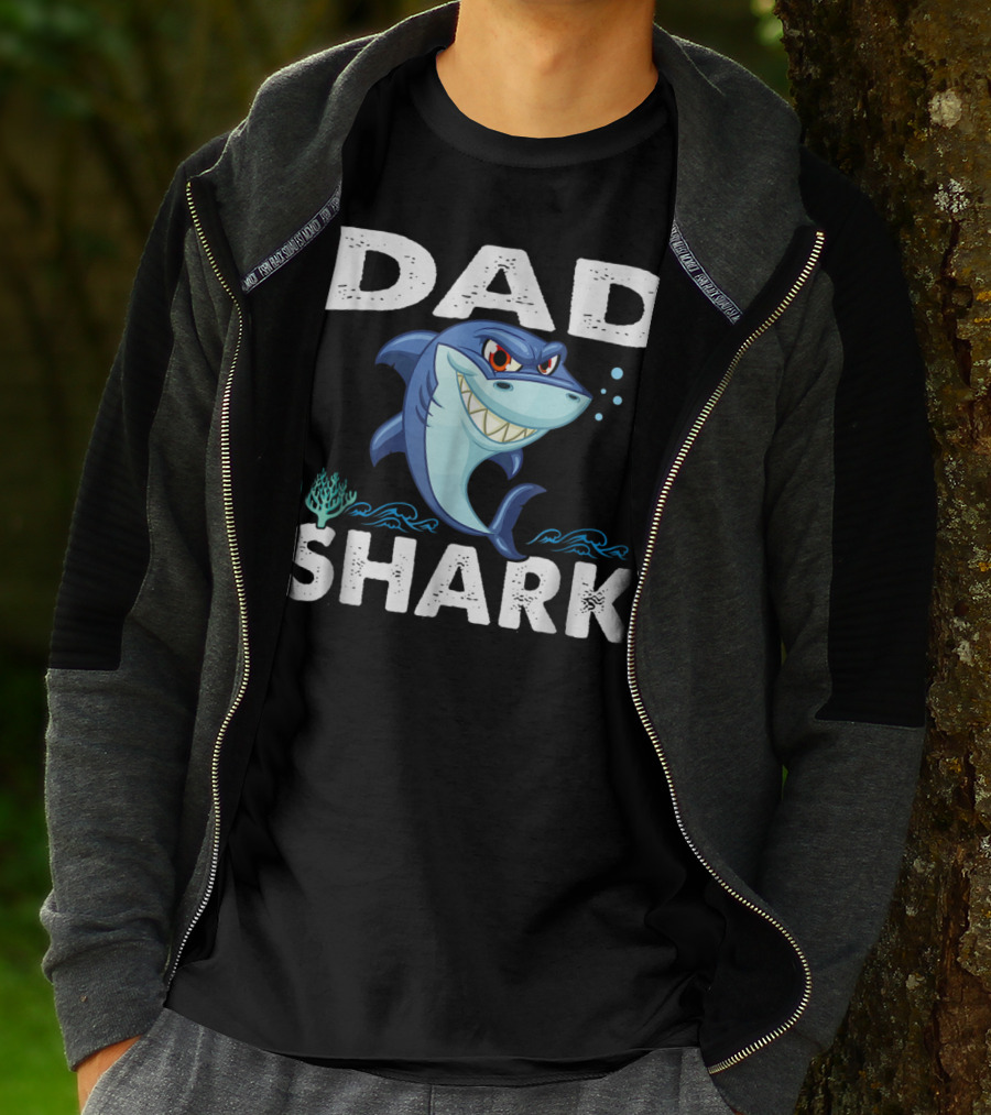 Dad Shark Awesome Funny Family Shark Fierce Cartoon T-Shirt