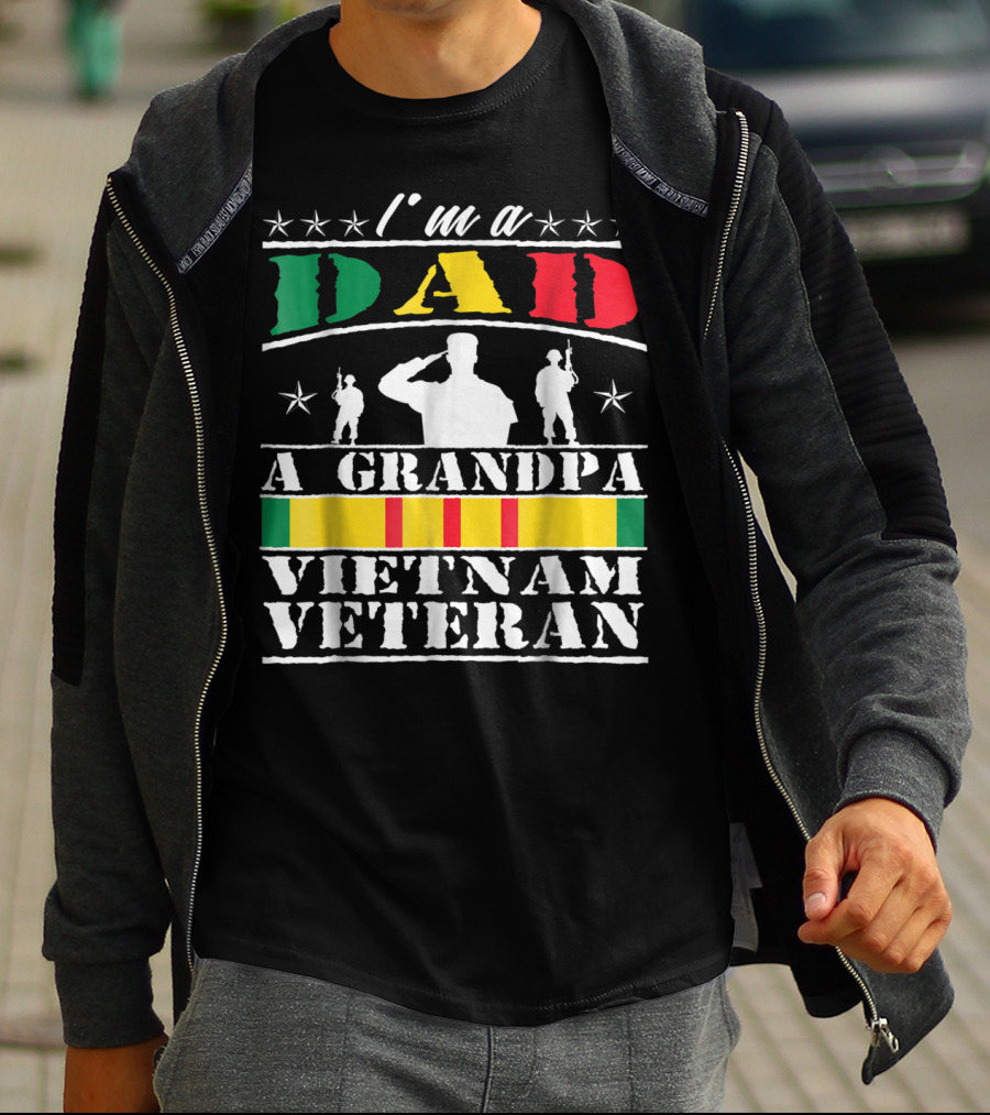 I'm A Dad A Grandpa Vietnam Veteran T-Shirt