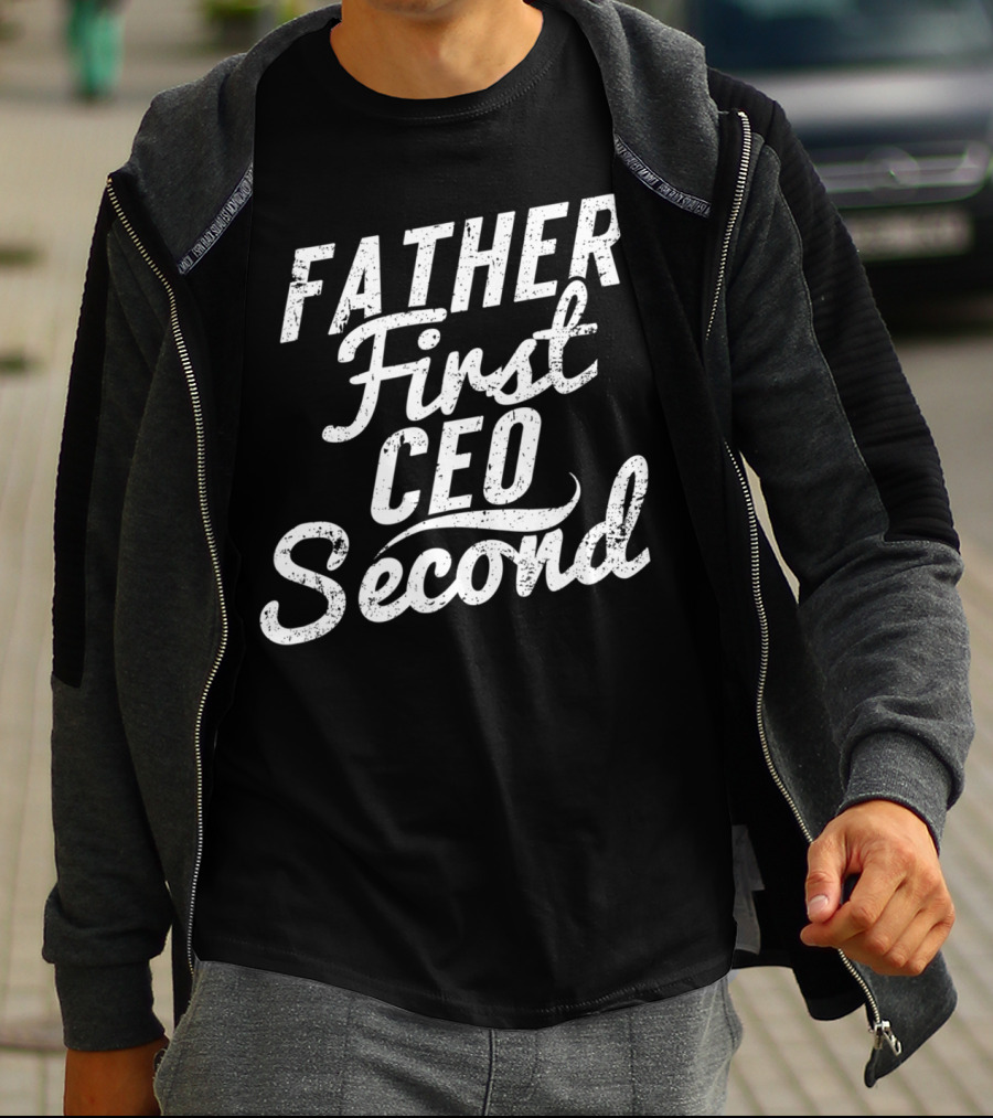 Father First CEO Second Entrepreneur Dad 90 Retro Style Vintage Look T-Shirt