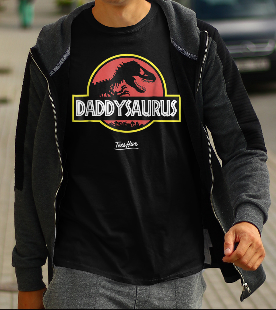 Daddysaurus Funny Daddy Dinosaur Pun Parody TeesHive Jurassic T-Shirt