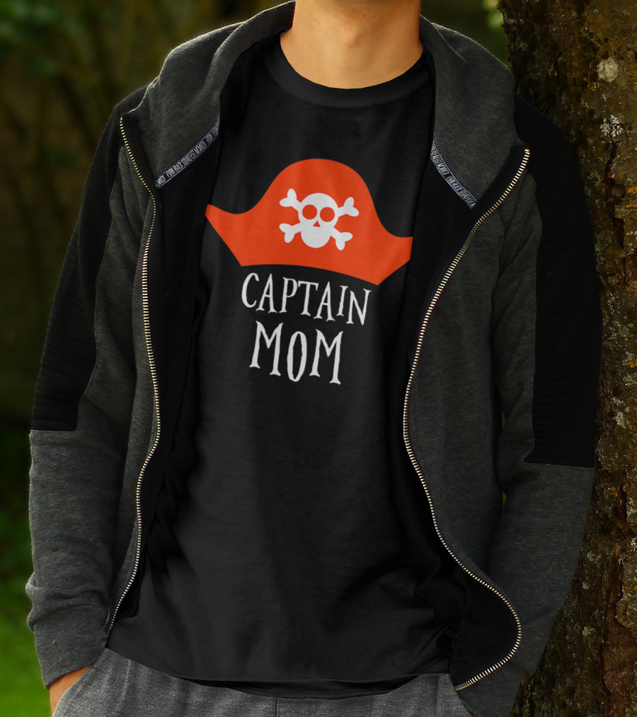 Captain Mom Pirate Skull Halloween Costume 84 T-Shirt