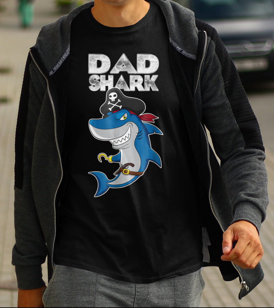 Dad Shark Pirate Halloween Matching Family85 T-Shirt