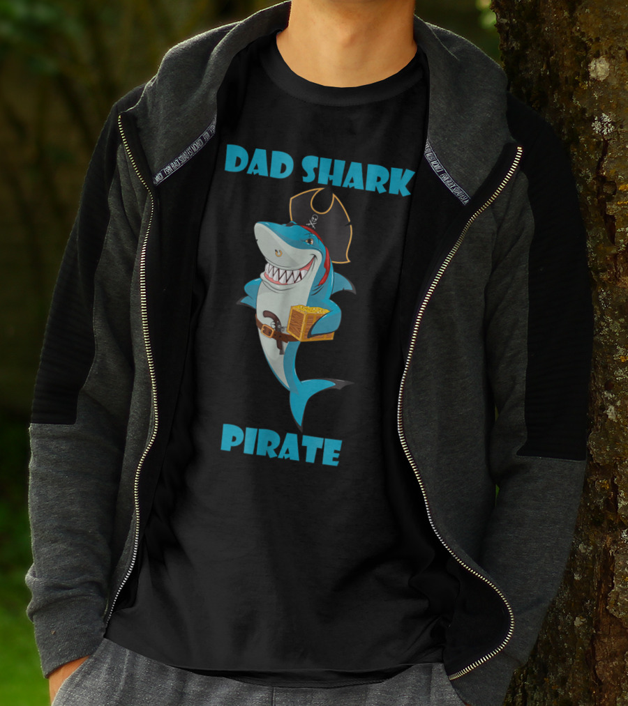 Dad Shark Pirate Halloween Matching Family 86 T-Shirt