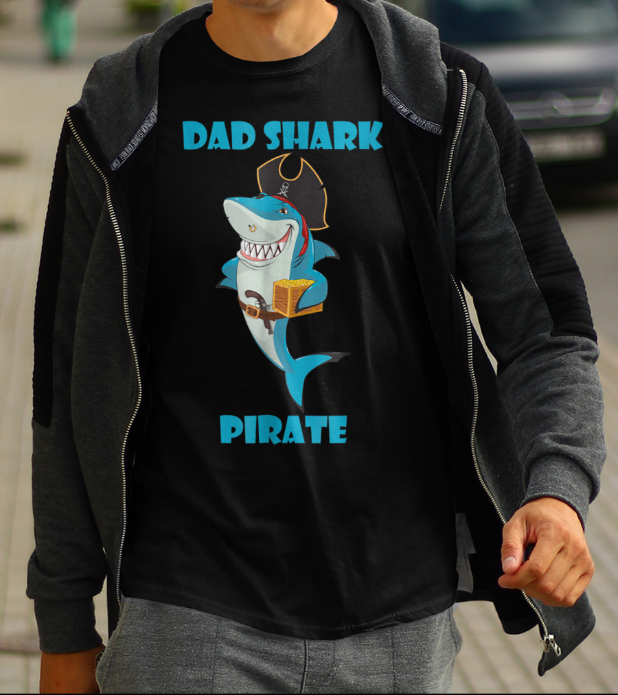 Dad Shark Pirate Halloween Matching Family 86 T-Shirt
