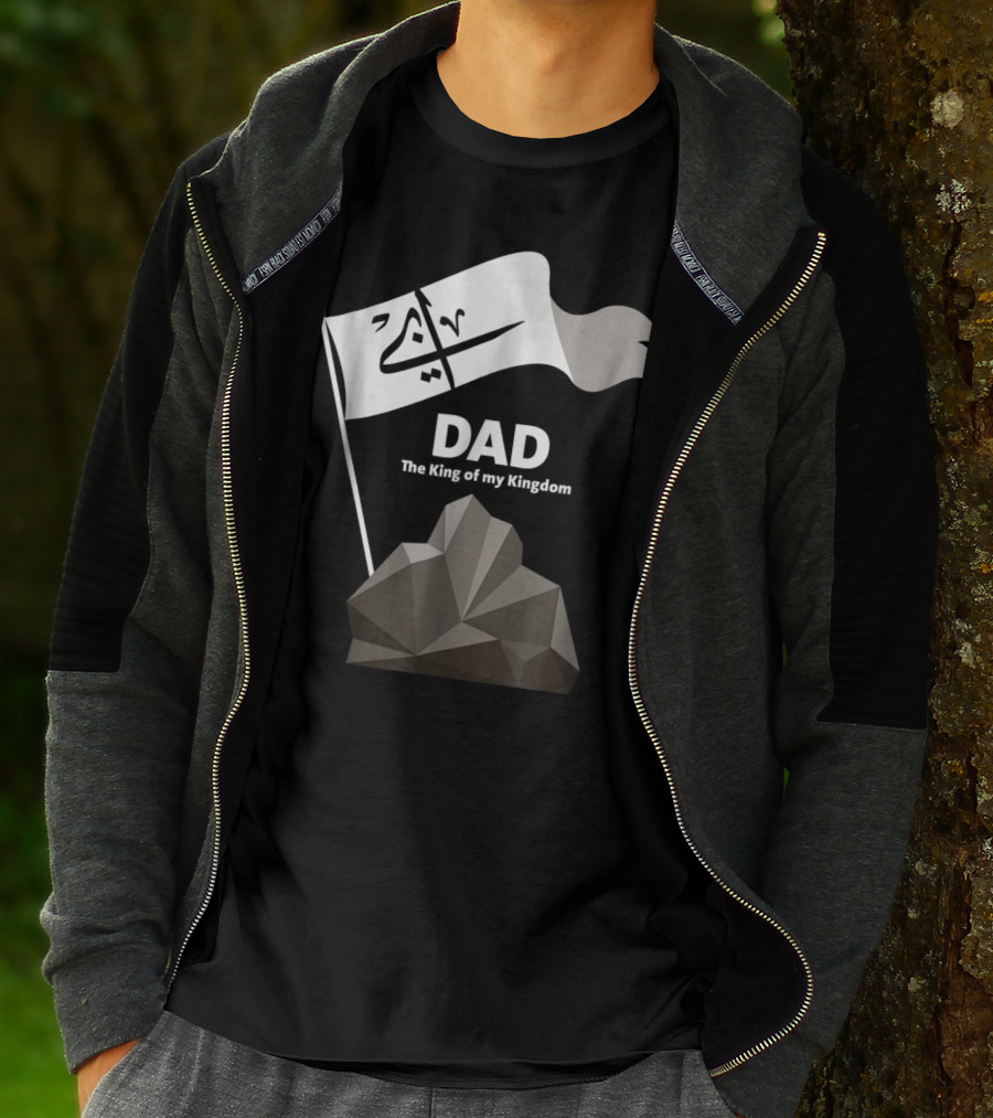 DAD The King Of My Kingdom Arabic Calligraphy Flag And Geometric Mountain T-Shirt