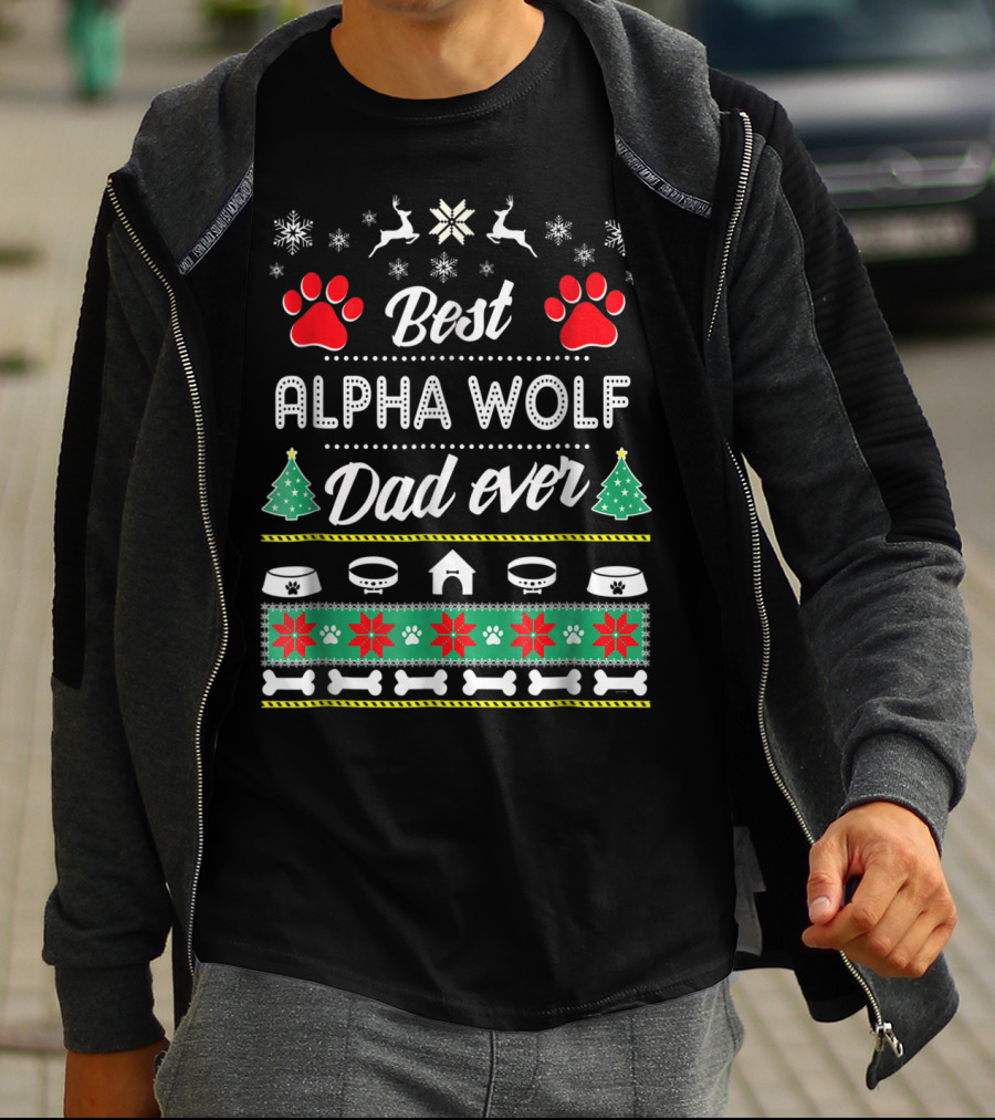 Best Alpha Wolf Dad Ever Christmas Paw Prints Snowflakes T-Shirt