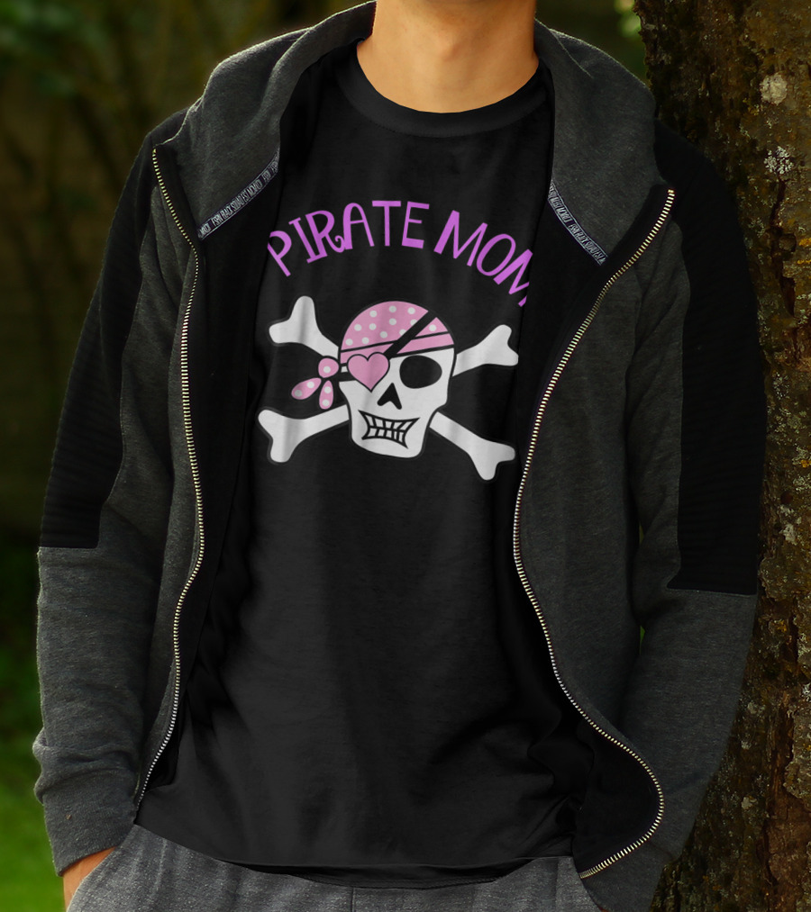 Pirate Mom Skull Cross Bones Jolly Roger With Pink Bandana And Heart Eye Patch T-Shirt