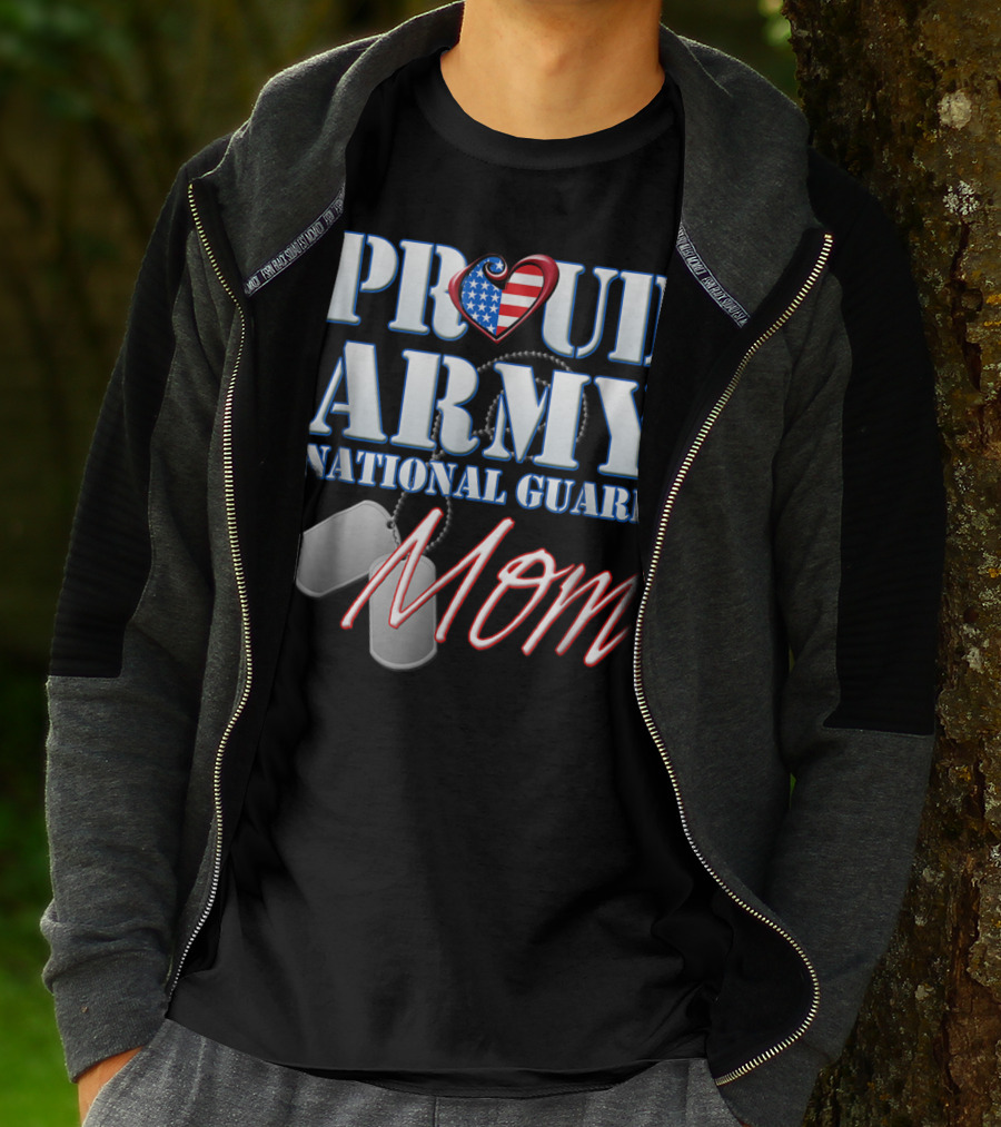 Proud Army National Guard Mom USA Heart Dog Tags T-Shirt