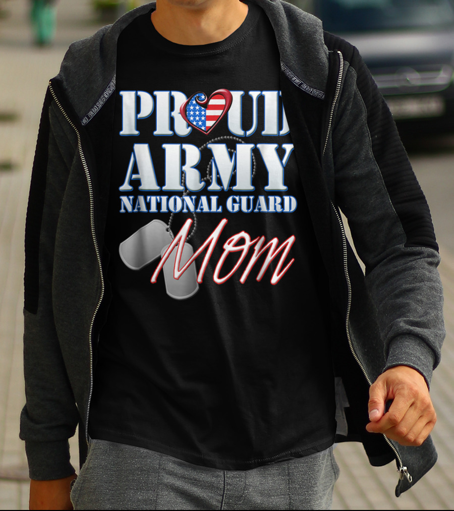 Proud Army National Guard Mom USA Heart Dog Tags T-Shirt