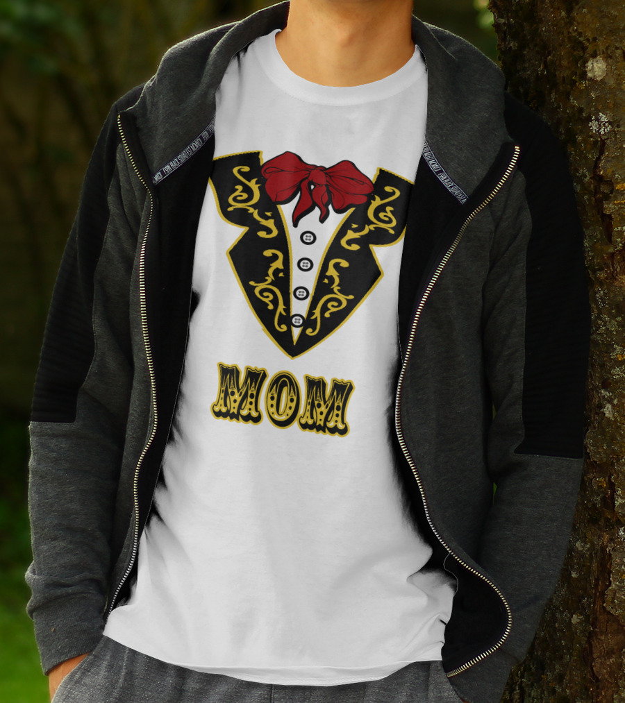 Mom Ringmaster Circus Birthday Party T-Shirt