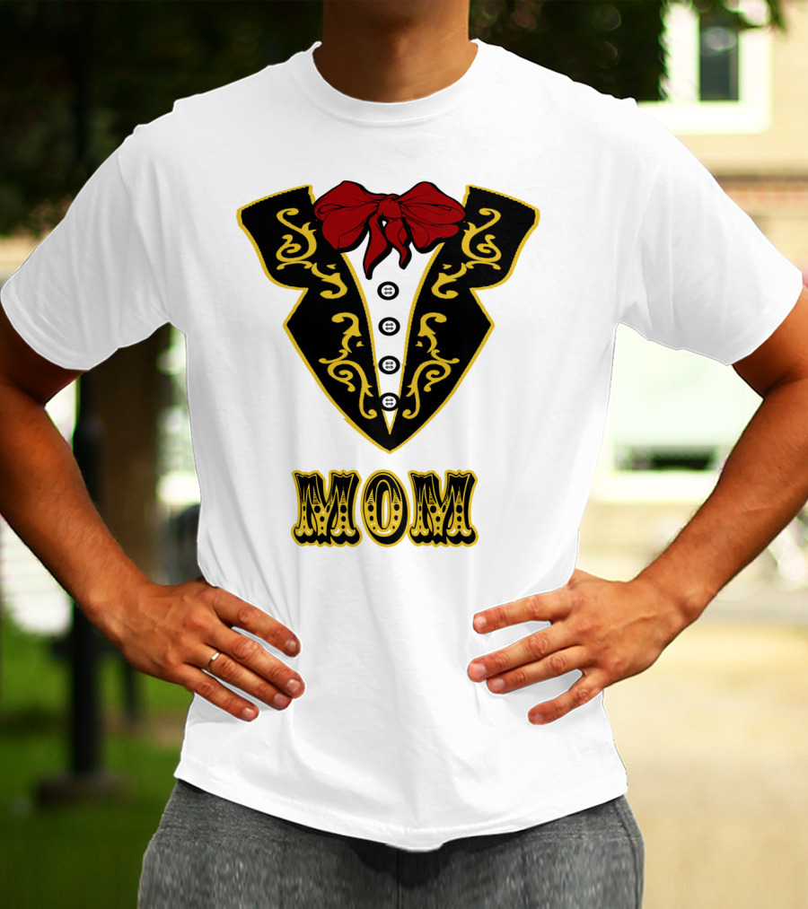 Mom Ringmaster Circus Birthday Party T-Shirt