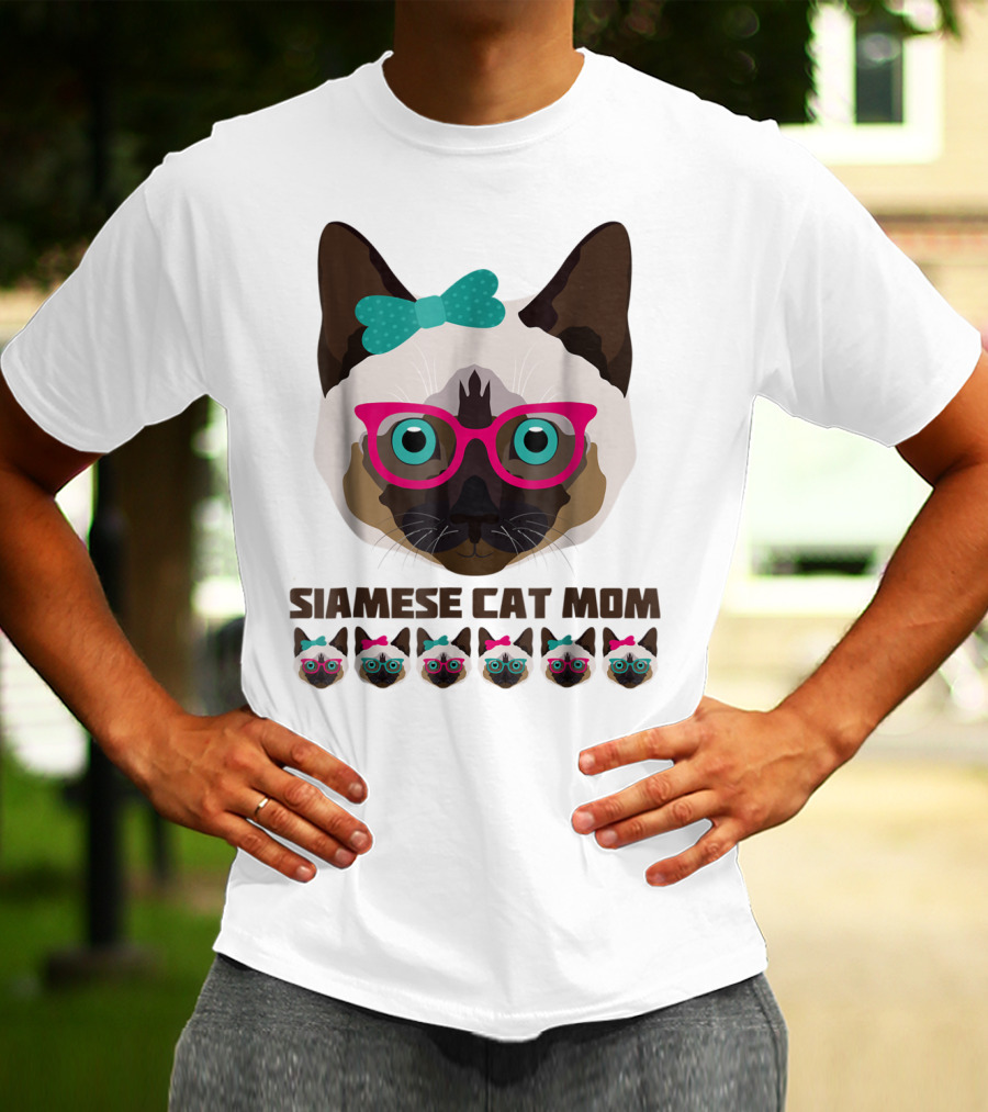 Siamese Cat Mom Cute Funny Cat Lover With Glasses And Bow T-Shirt