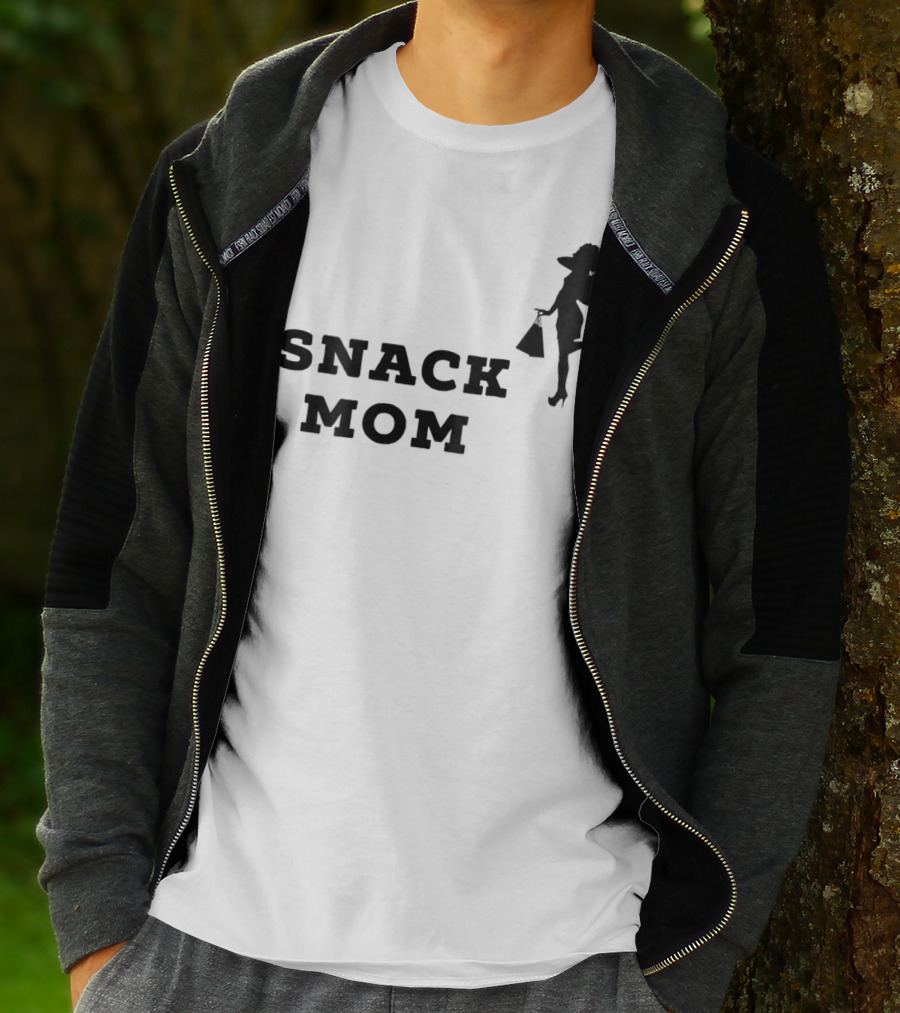 SNACK MOM T-Shirt
