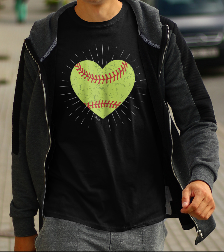 Softball Distressed Heart Cute Mom Love T-Shirt