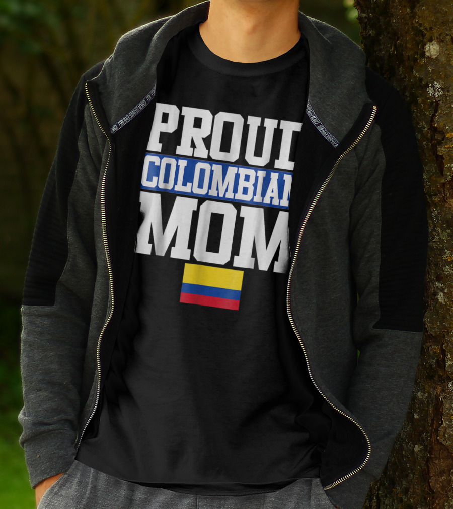 Proud Colombian Mom With Flag T-Shirt