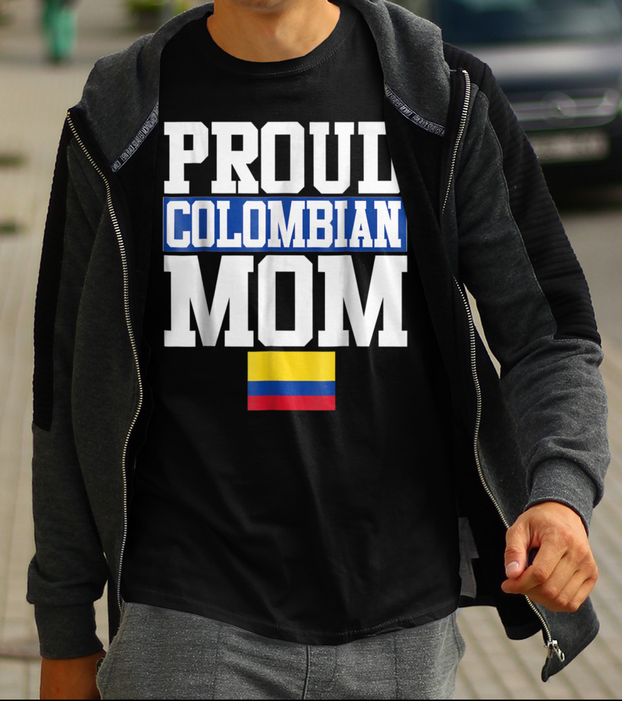 Proud Colombian Mom With Flag T-Shirt