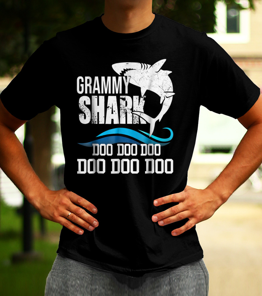 Grammy Shark Doo Doo Doo Mother Mom Grandma Halloween Christmas42 T-Shirt