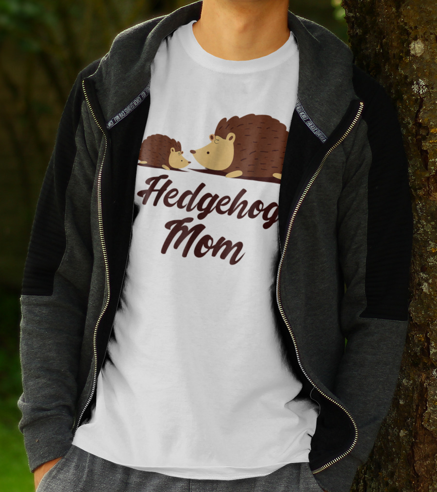 Hedgehog Mom With Cute Hedgehog T-Shirt